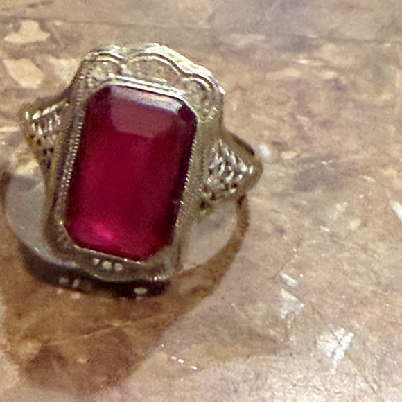 Antique 14kt lace filigree white gold Ring with a synthetic ruby - Picture 5 of 16